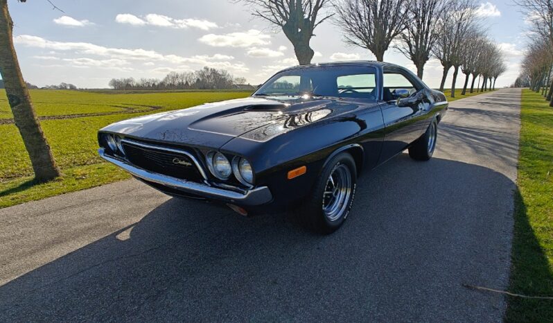 Dodge Challenger coupe full