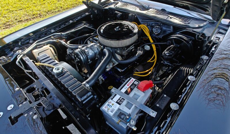 Dodge Challenger coupe full