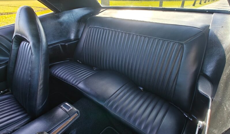 Dodge Challenger coupe full