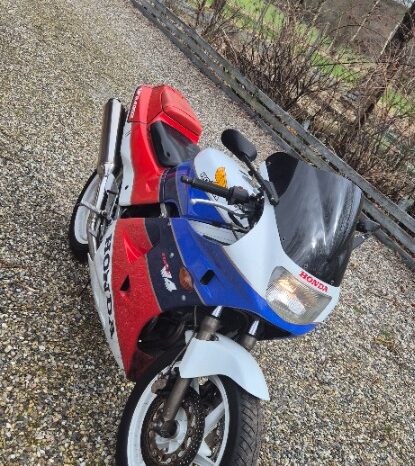 Honda VFR400RR full