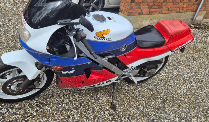 Honda VFR400RR full