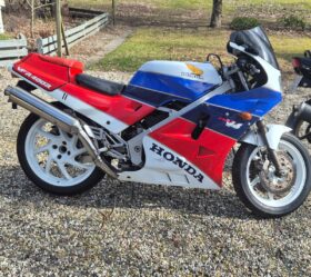 Honda VFR400RR