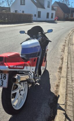 Honda VFR400RR full