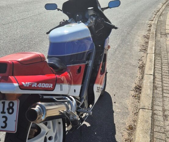 Honda VFR400RR full