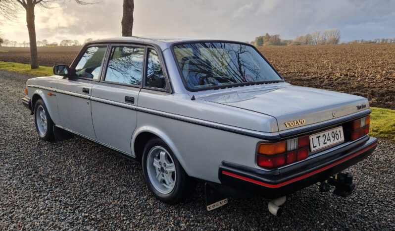 Volvo 200-Serie 240 Turbo full