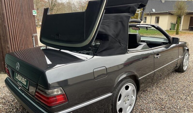 Mercedes-Benz E-Klasse (W124) 300CE Cabriolet full