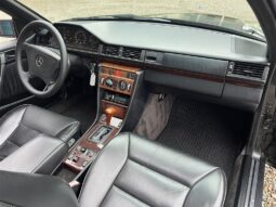 Mercedes-Benz E-Klasse (W124) 300CE Cabriolet full