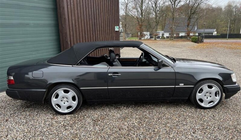 Mercedes-Benz E-Klasse (W124) 300CE Cabriolet full