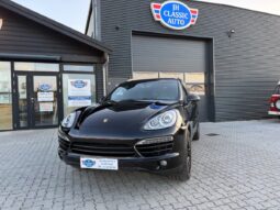 Porsche Cayenne SUV full