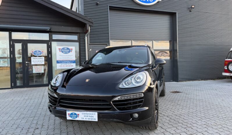 Porsche Cayenne SUV full