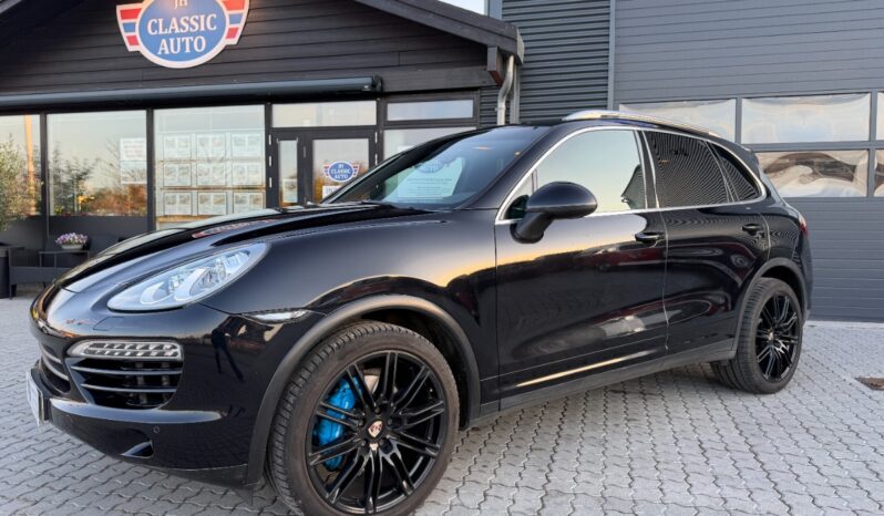 Porsche Cayenne SUV full