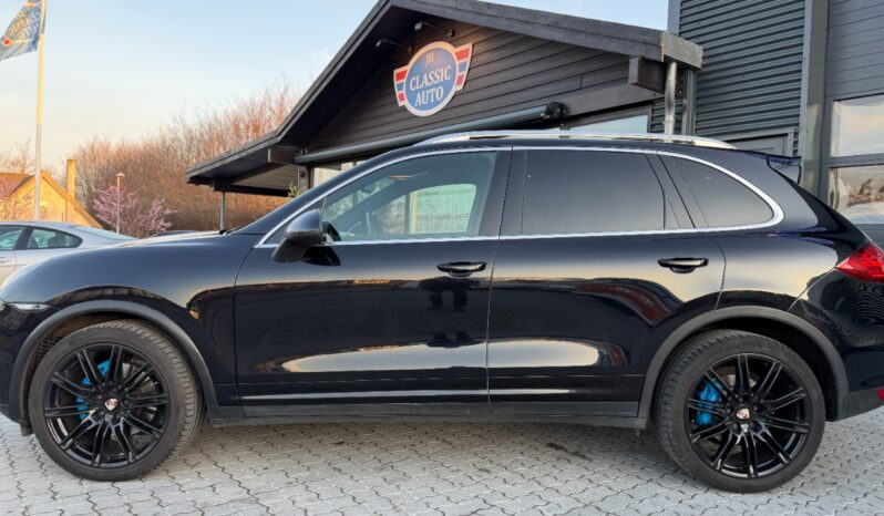 Porsche Cayenne SUV full
