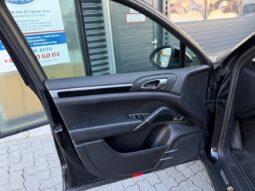 Porsche Cayenne SUV full