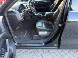 Porsche Cayenne SUV full