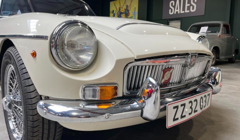 MG MGC 2,9 R6 COUPE – TOP STAND full