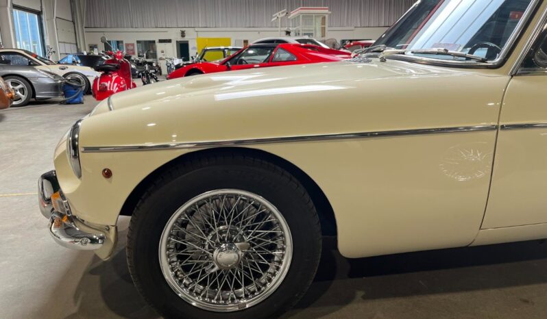 MG MGC 2,9 R6 COUPE – TOP STAND full