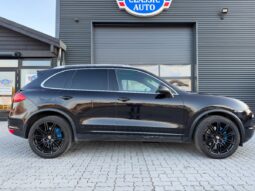 Porsche Cayenne SUV full