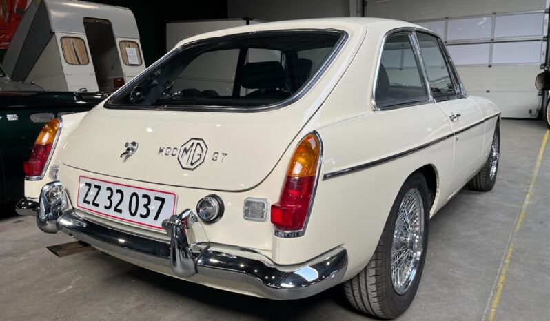MG MGC 2,9 R6 COUPE – TOP STAND full