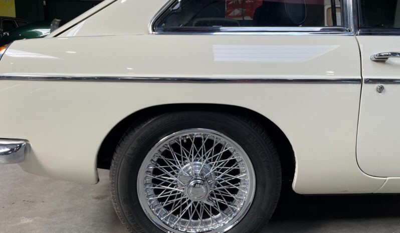MG MGC 2,9 R6 COUPE – TOP STAND full