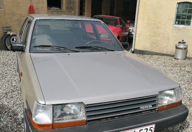 Toyota Carina Carina II Liftback full