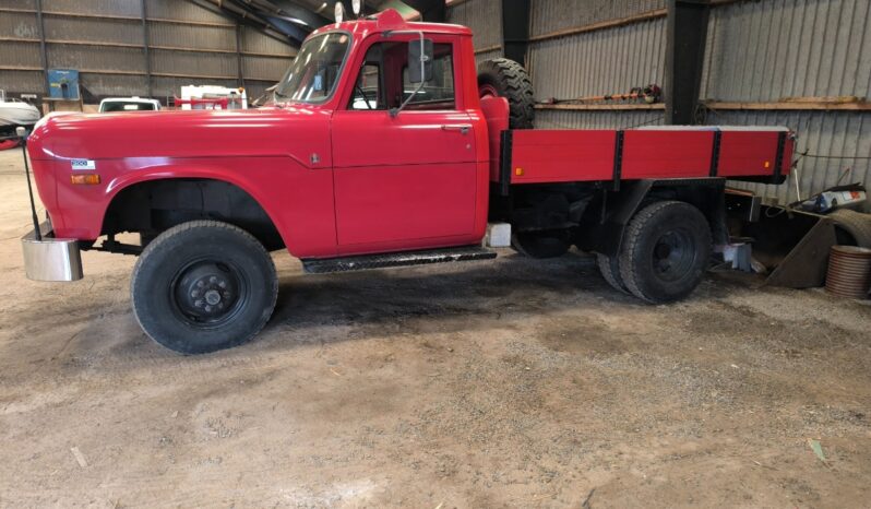 International Harvester 200/eight full