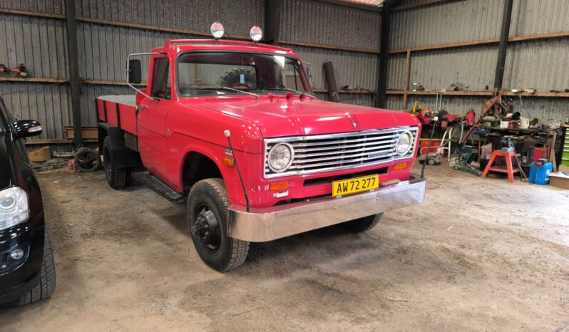 International Harvester 200/eight full