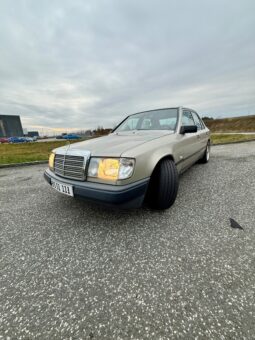 Mercedes-Benz E-Klasse (W124) 230E full