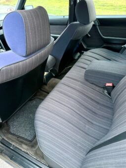 Mercedes-Benz E-Klasse (W124) 230E full