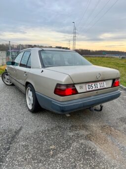 Mercedes-Benz E-Klasse (W124) 230E full
