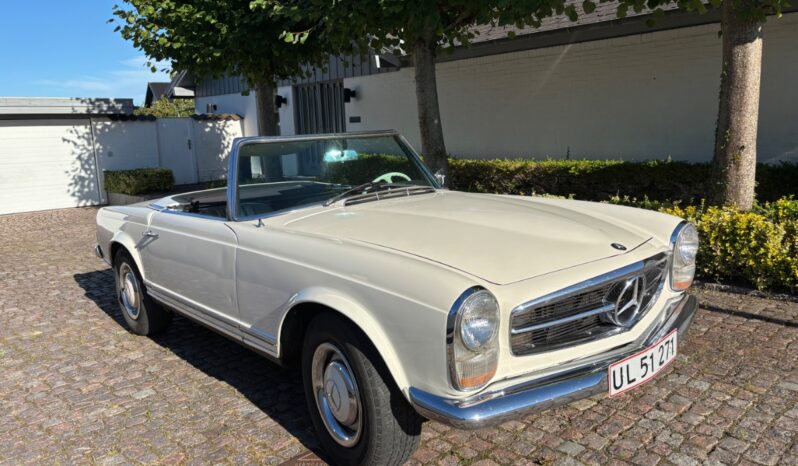 Mercedes-Benz SL (W113) 230 SL full
