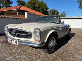 Mercedes-Benz SL (W113) 230 SL