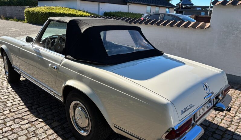 Mercedes-Benz SL (W113) 230 SL full