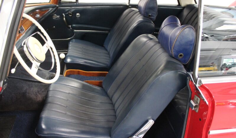 Mercedes-Benz 220-280 (W111) 250 SE Coupé full