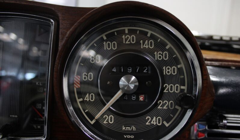 Mercedes-Benz 220-280 (W111) 250 SE Coupé full