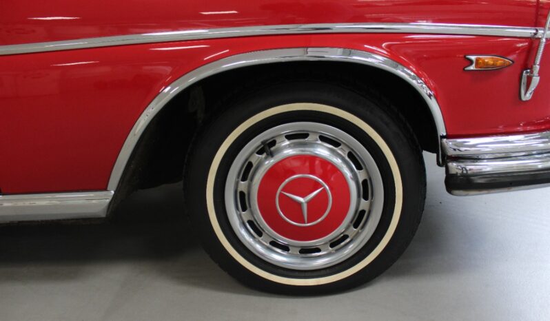 Mercedes-Benz 220-280 (W111) 250 SE Coupé full