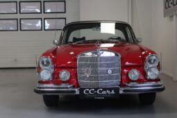 Mercedes-Benz 220-280 (W111) 250 SE Coupé full