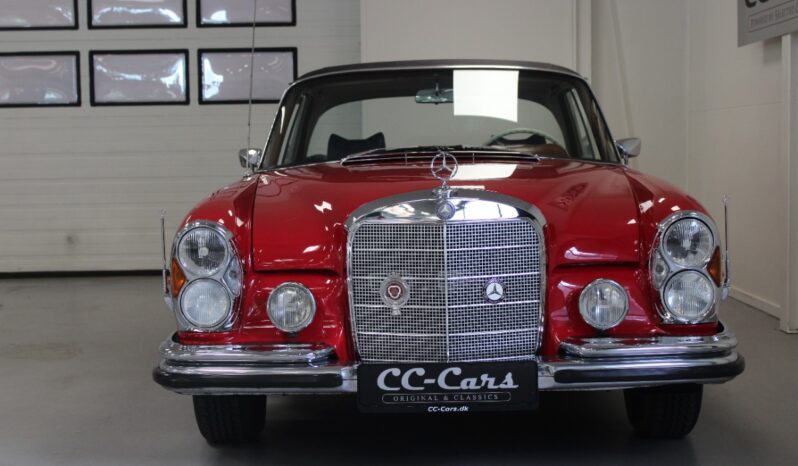 Mercedes-Benz 220-280 (W111) 250 SE Coupé full