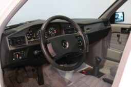 Mercedes-Benz 190 (type 201) 190 E 2.0 full