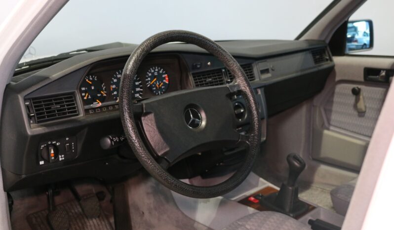 Mercedes-Benz 190 (type 201) 190 E 2.0 full