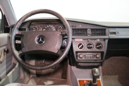 Mercedes-Benz 190 (type 201) 190 E 2.0 full