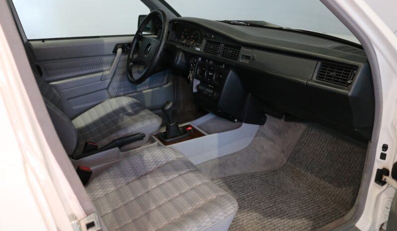 Mercedes-Benz 190 (type 201) 190 E 2.0 full