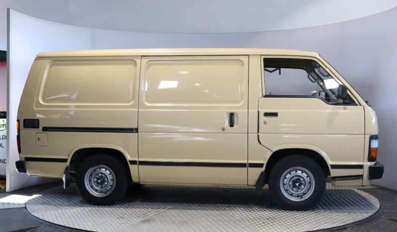 Toyota HiAce 2.4 D full