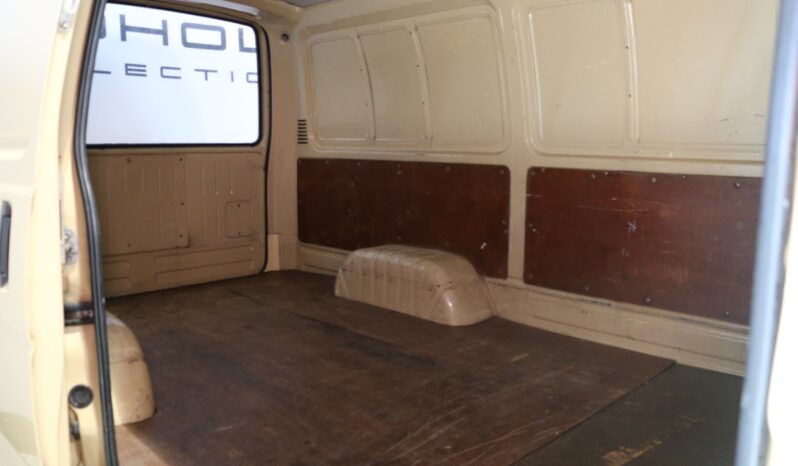 Toyota HiAce 2.4 D full