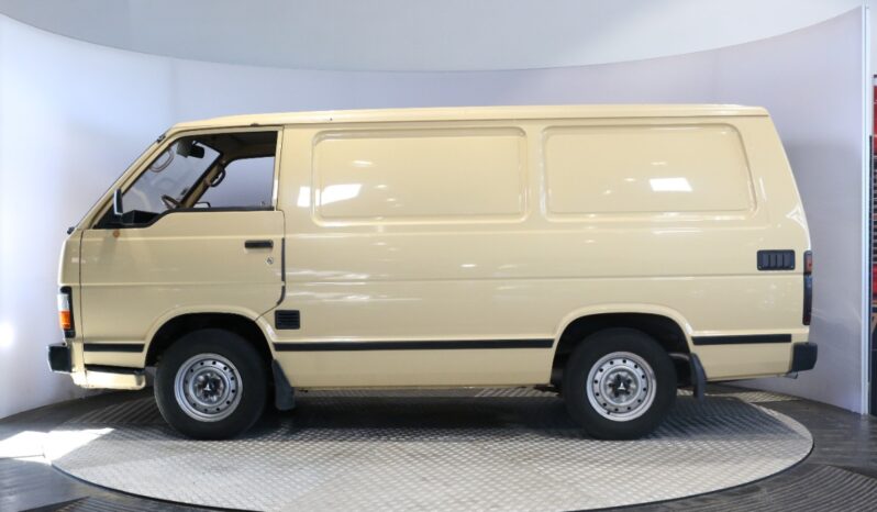 Toyota HiAce 2.4 D full