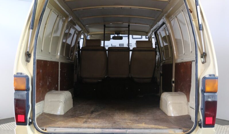 Toyota HiAce 2.4 D full