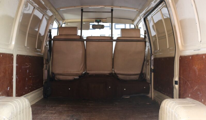 Toyota HiAce 2.4 D full