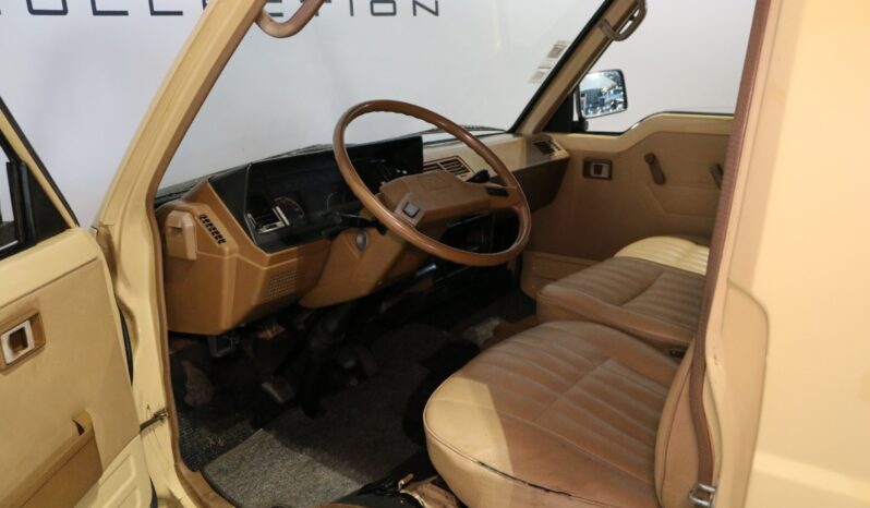 Toyota HiAce 2.4 D full