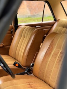 Mercedes-Benz 200-230 (W115) 220/8 full