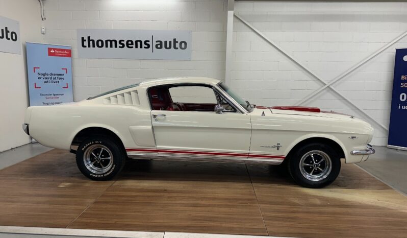 Ford Mustang 4,7 V8 Fastback 2d full