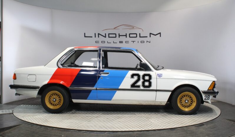 BMW 3-serie E21 320i “Tribute” full